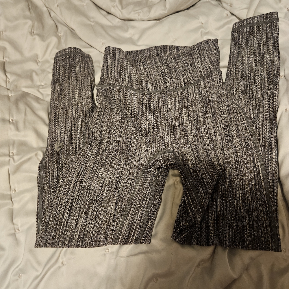 P'tula Peak Gray Leggings - Picture 3 of 5